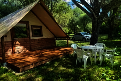 Des espaces agréables devant<br />
chaque cabane